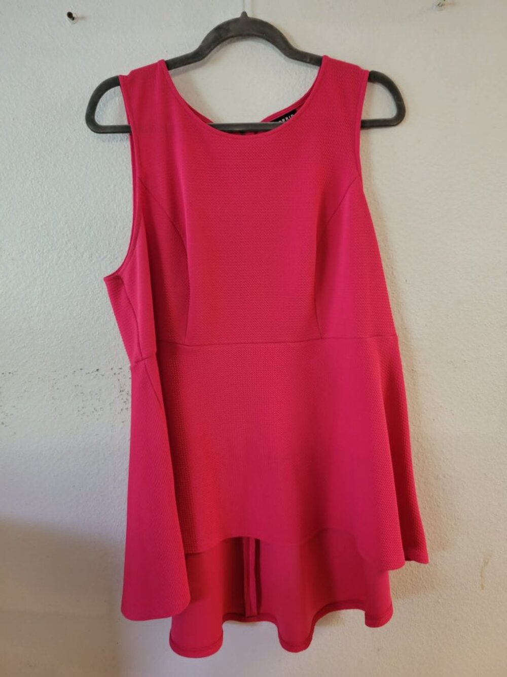 Torrid Size 2 High Low Tank Top Hot Pink Zipper on Back #270